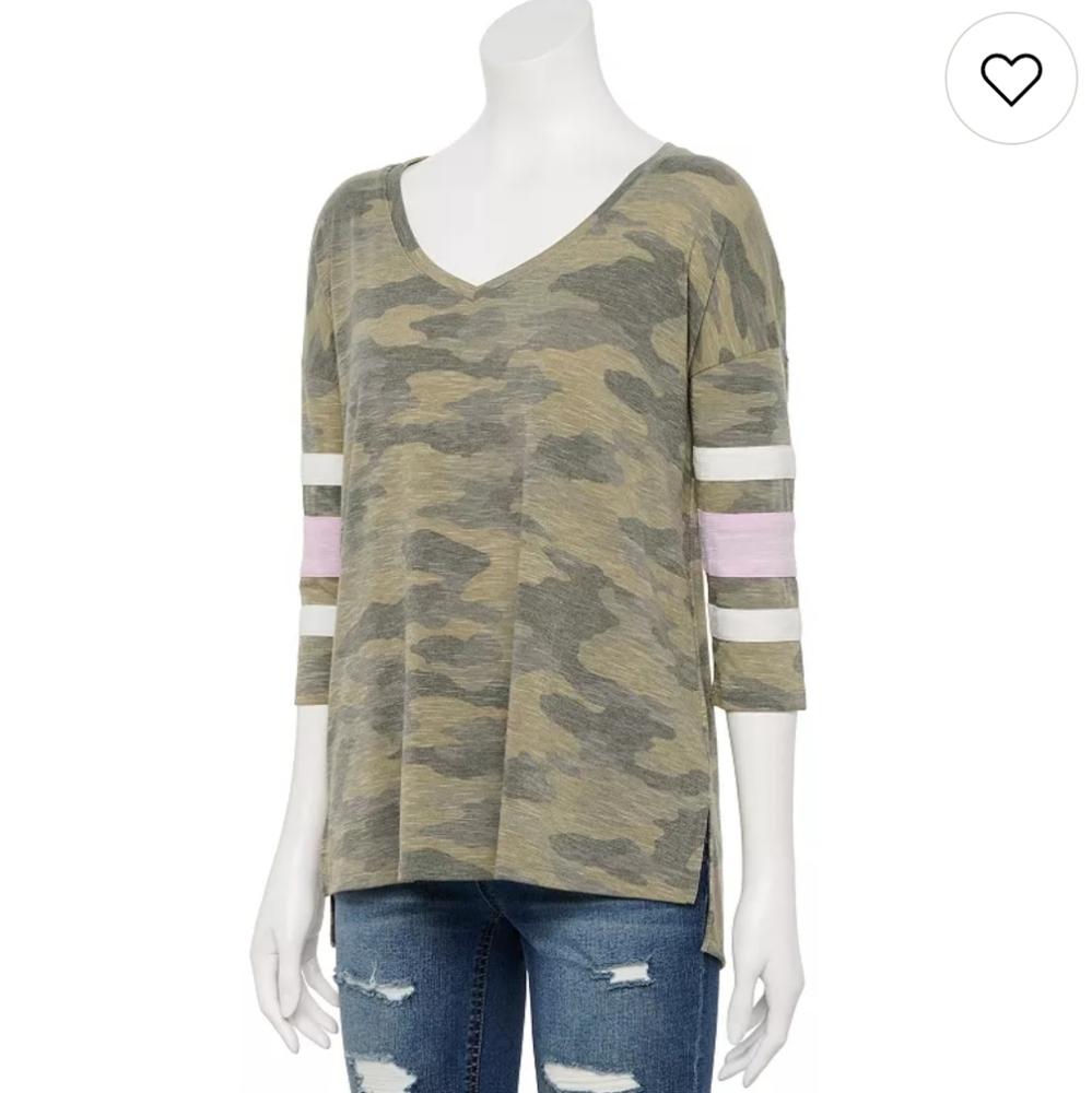 Women's SO BRAND Varsity Shirt Size Large 3/4 Sleeve Camo & Pink V Neck